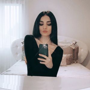 Meet your Posher, Mayira